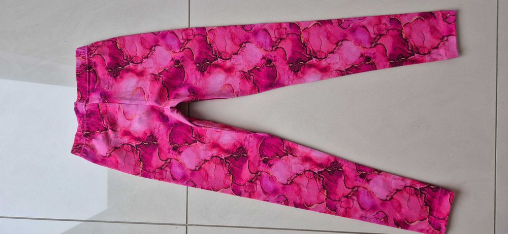 Leginsy bawełniane w marmurek rozm. 134