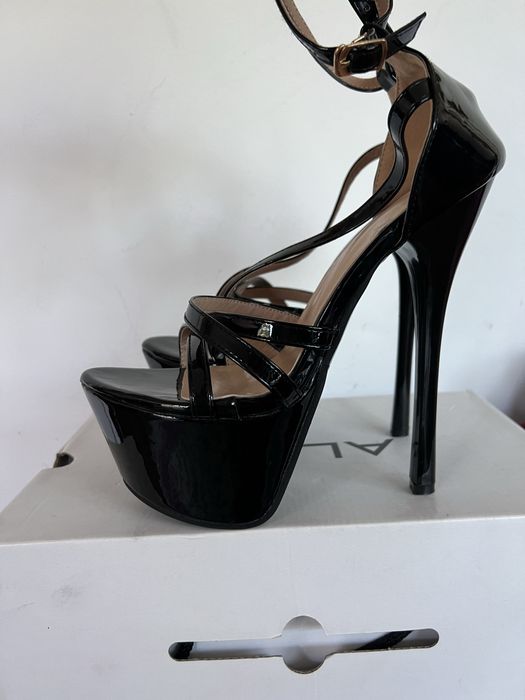 Bardzo wysokie szpilki platformy 38 / 39 czarne lakierki nowe