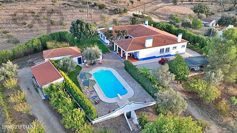 Encantador Monte Alentejano e Quinta Vinícola