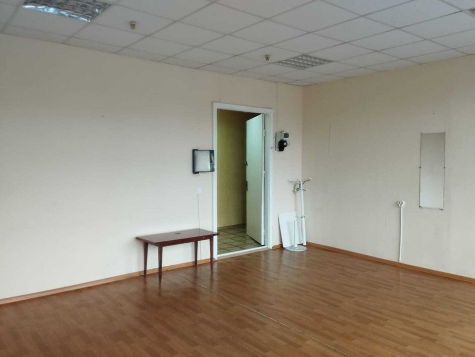 Продаж нежитлового приміщення вільного призначення Троєщина