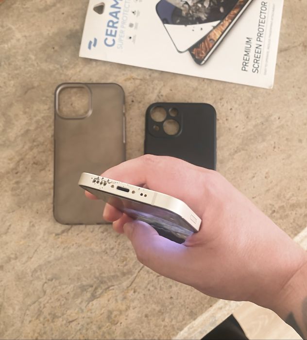 iPhone 13 Mini + extras. 83% Capacidade de Bateria