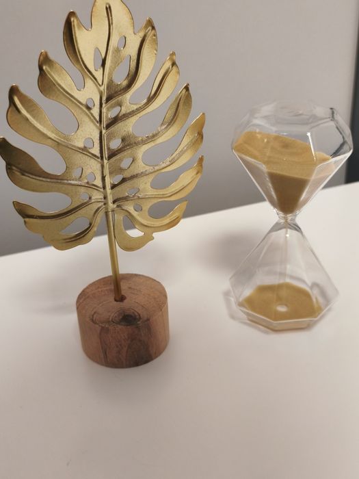 Conjunto de 2 Belíssimas Peças Decorativas Ampulheta + Folha em Dourad