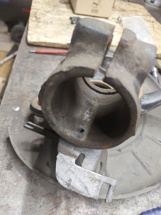 Поворотный кулак vw