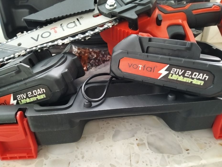 Piła łańcuchowa akumulatorowa