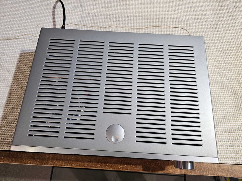 AV-Ресивер Cambridge Audio Azur 551R