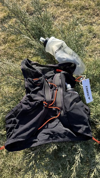 Біговий желет адідас