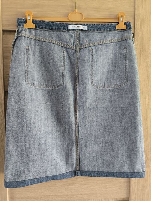 Klasyczna spódnica marki Tommy Hilfiger