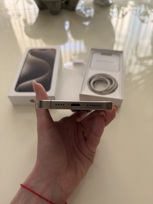 Продам iPhone 15 Pro Max 256 GB, цвет Natural Titanium