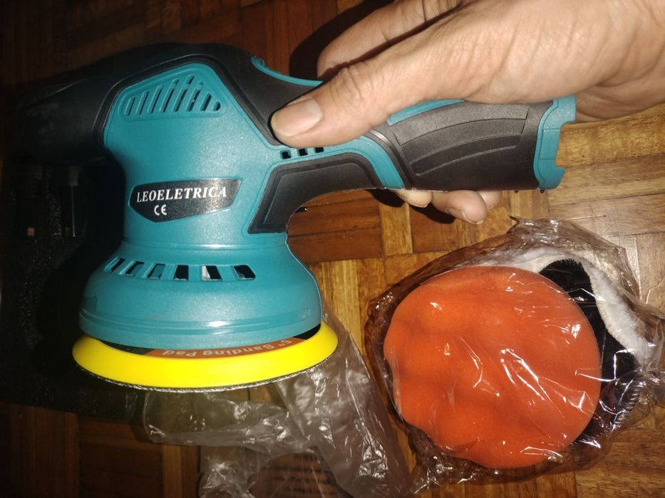 Máquina de encerar e polir