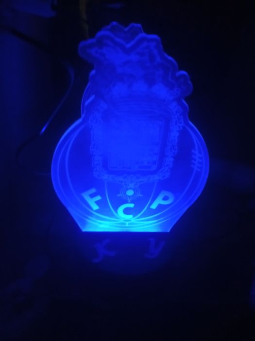 Candeeiro com luz LED com emblema do seu clube