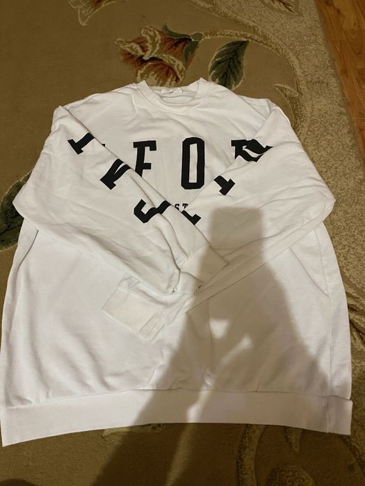 продаю дві  одні штани і 3 топа