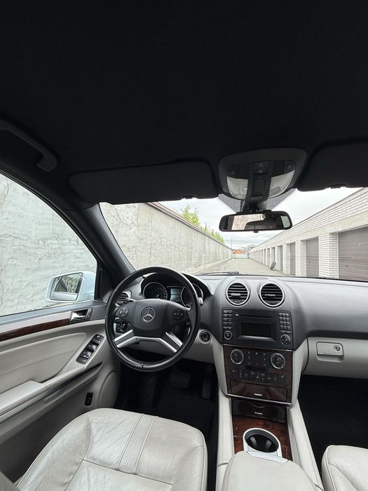 Офіційний Mercedes-Benz ML 350