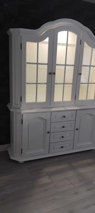 Kredens witryna drewniana, Ostatnia sztuka