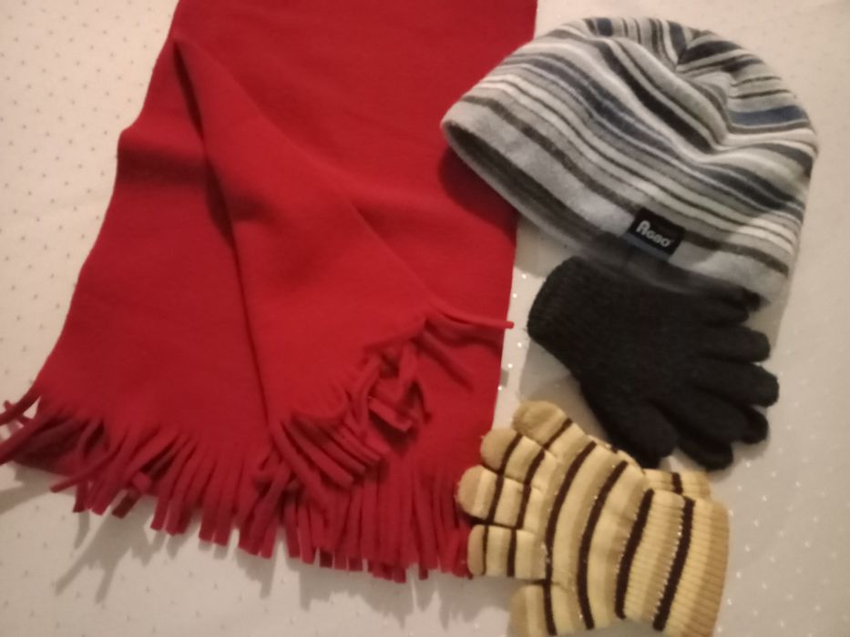 Zestaw szalik czapka rękawiczki 140