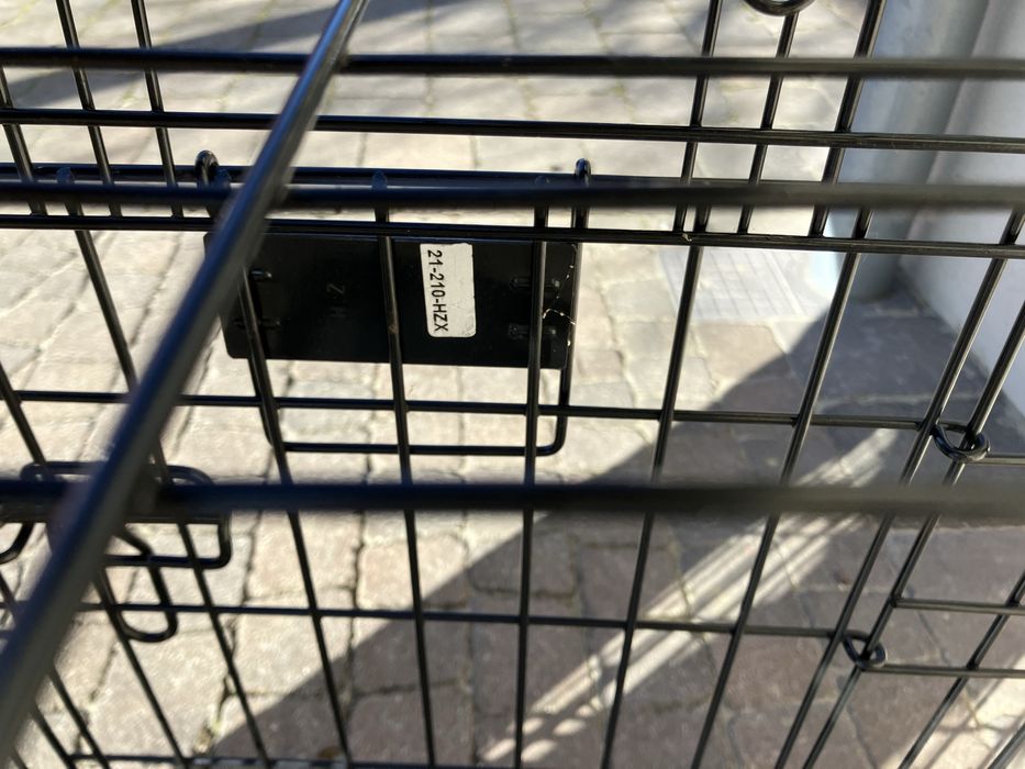 Klatka dla psa z dwoma wejściami