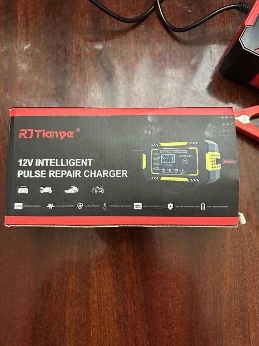 Зарядний пристрій для акумуляторів RJTianye RJ-C120501A