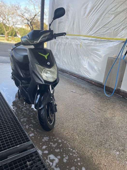 Mota eletrica com baterias novas