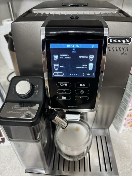 Кавомашина Delonghi dinamica plus