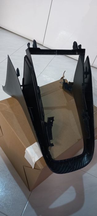 Carenagem para conçola central VW golf  2012