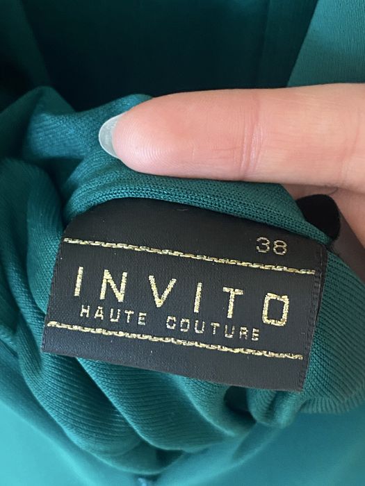 Елегантна зелена вечірня сукня (випускна)