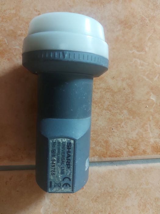 Konwerter satelitarny Sharp BS1R8EL100A