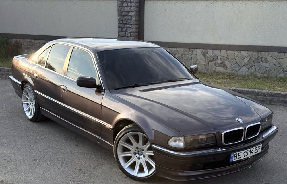 Bmw 7 E38 3.0I gas/benzin