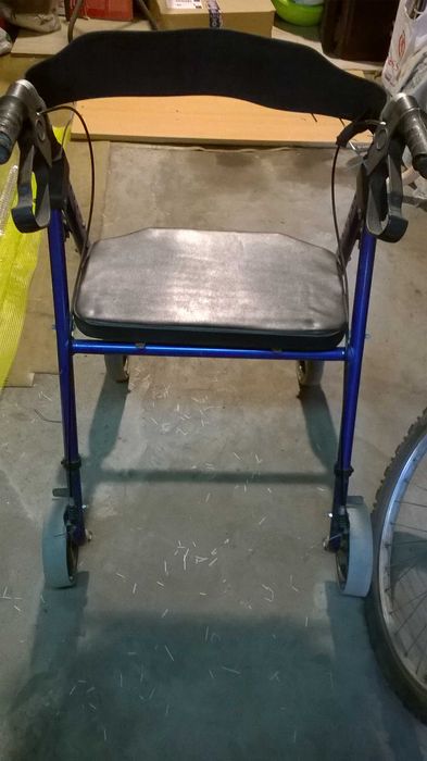 Balkonik - chodzik inwalidzki na kółkach