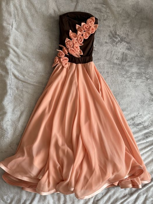 Бальна сукня стандарт з відкритими плечима