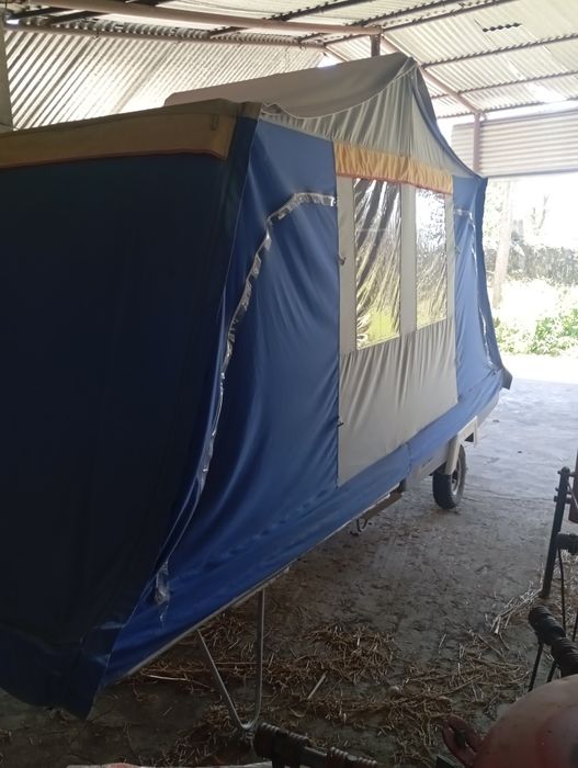 Aventura Pronta! Atrelado Tenda com Dormitório Completo