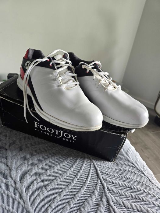 Conjunto Golfe Callaway Warbird + Sapatos FootJoy 44 – Completo – 650€