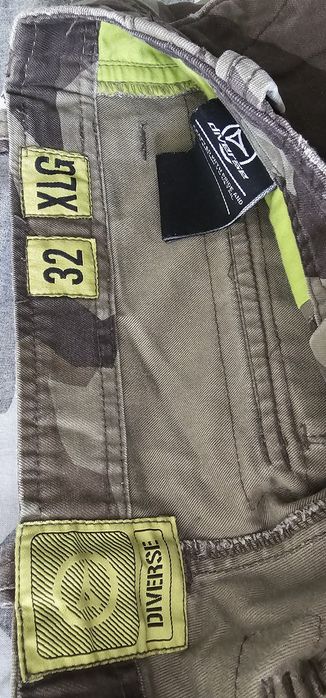 Bojówki Diverse moro camo