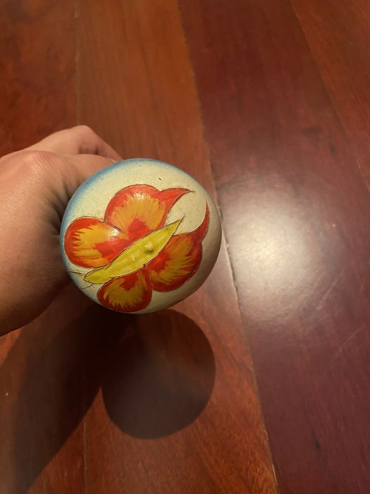 Matraca infantil de madeira