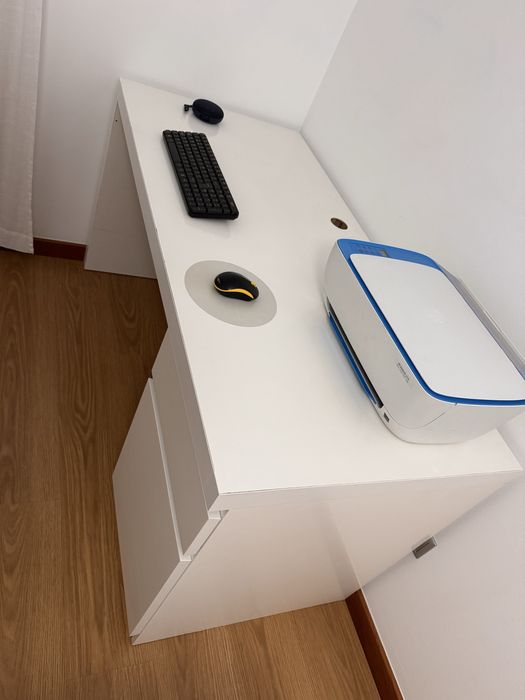 Secretaria IKEA MALM