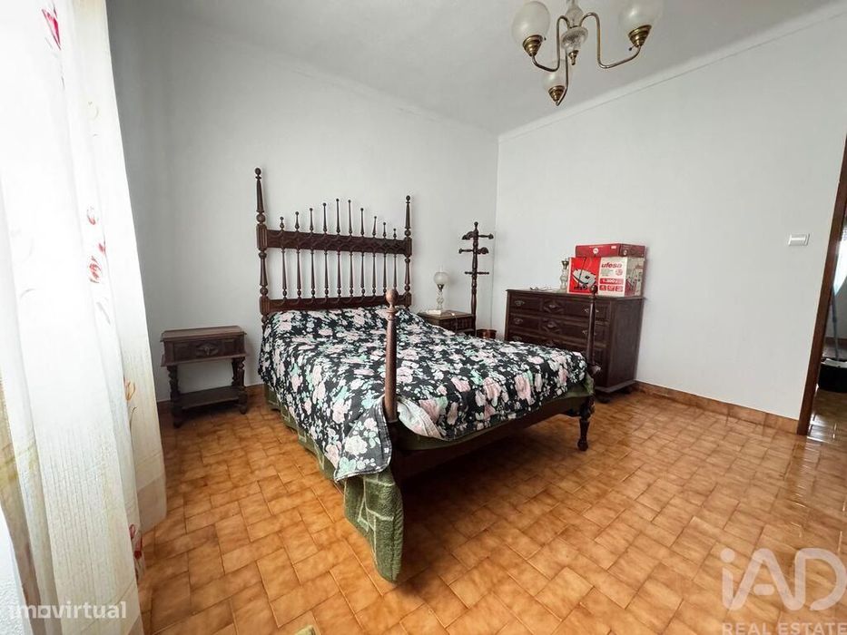 Prédio em Assumar de 86 m2