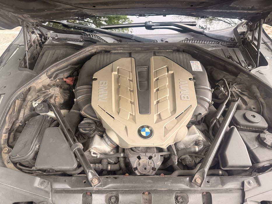 BMW Seria 7 F01 750i xDrive | 4.4 V8 | 450 KM | 2009 | Czarna Limuzyna