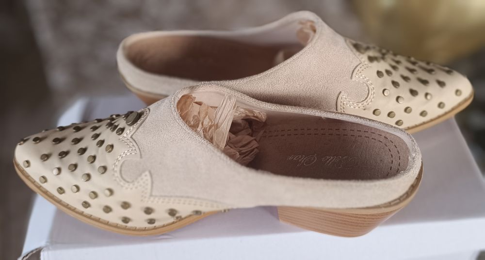 Mules n 39 Bege/camel, NOVAS, nunca usadas,  sem caixa.