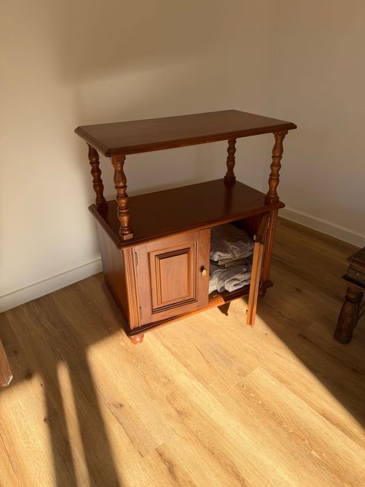 Mesa apoio/tv, entrada etc