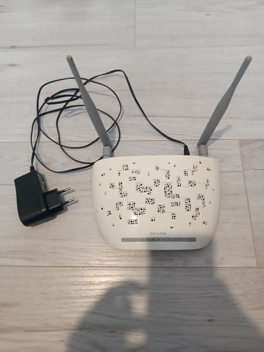 Router TP-Link z zasilaczem