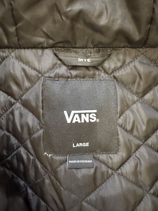 Продам парку Vans. L.