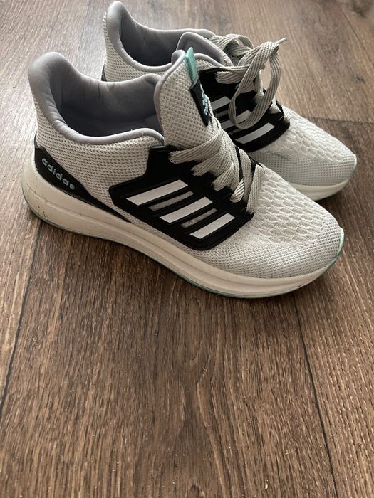 Продам кроссовки Adidas! Для бега, спорта, очень крутые! Недорого!