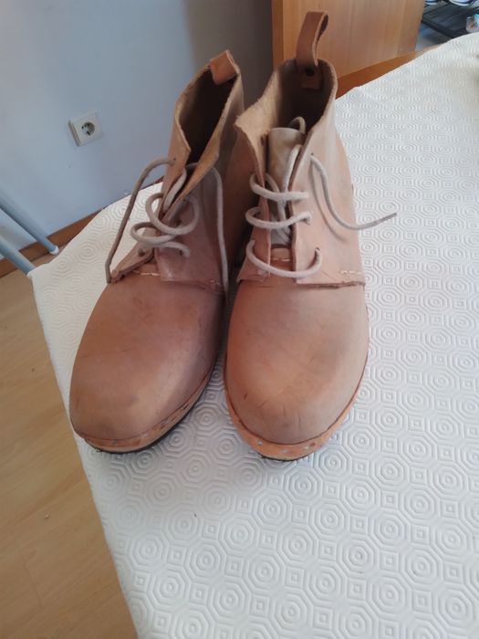 Tamancos a moda antiga