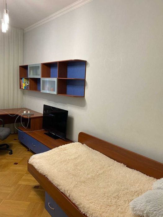 Продам 4-х комн. квартиру в центре, элитном доме  (с хорошим ремонтом)