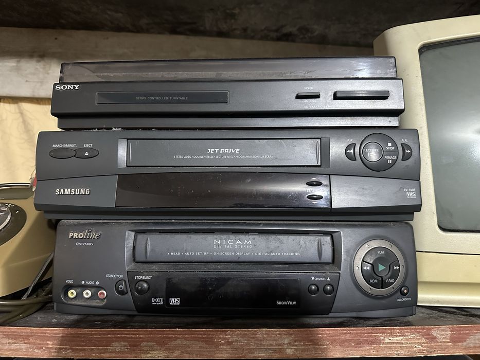 Televisao, LCD, aparelhagem de som, gira-discos