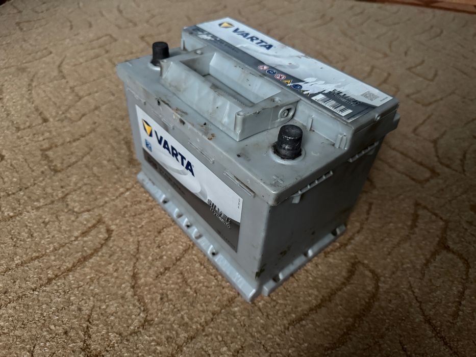 Акумулятор Varta D15 12V 63 Ah 610A