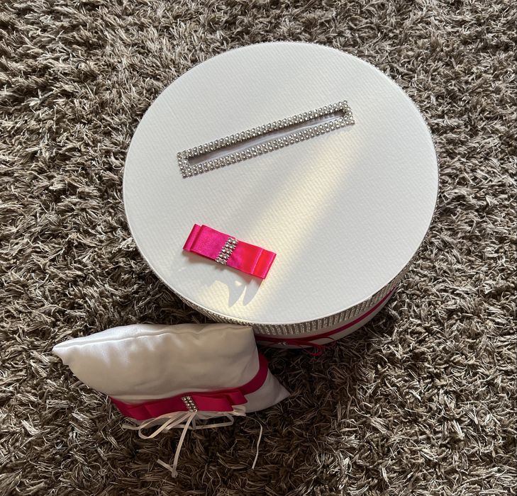 Pudełko na koperty i poduszka na obrączki