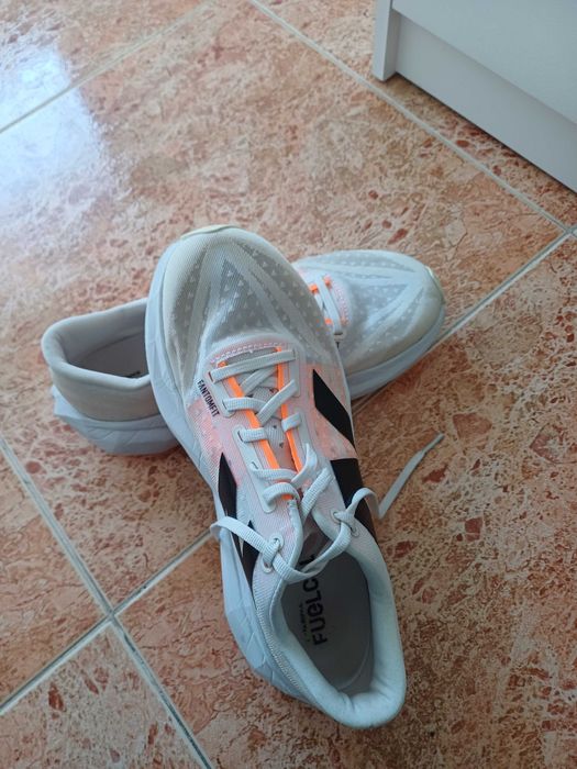 Vendo sapatilhas new balance v4 n°41.5