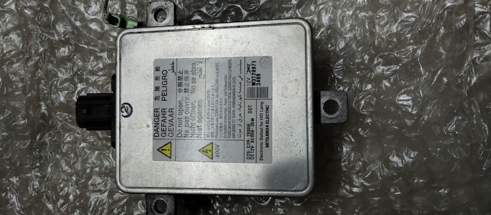 Блок розжига ксенона. Фара. Блок розжарювання.. Mitsubishi  Mazda  Honda.