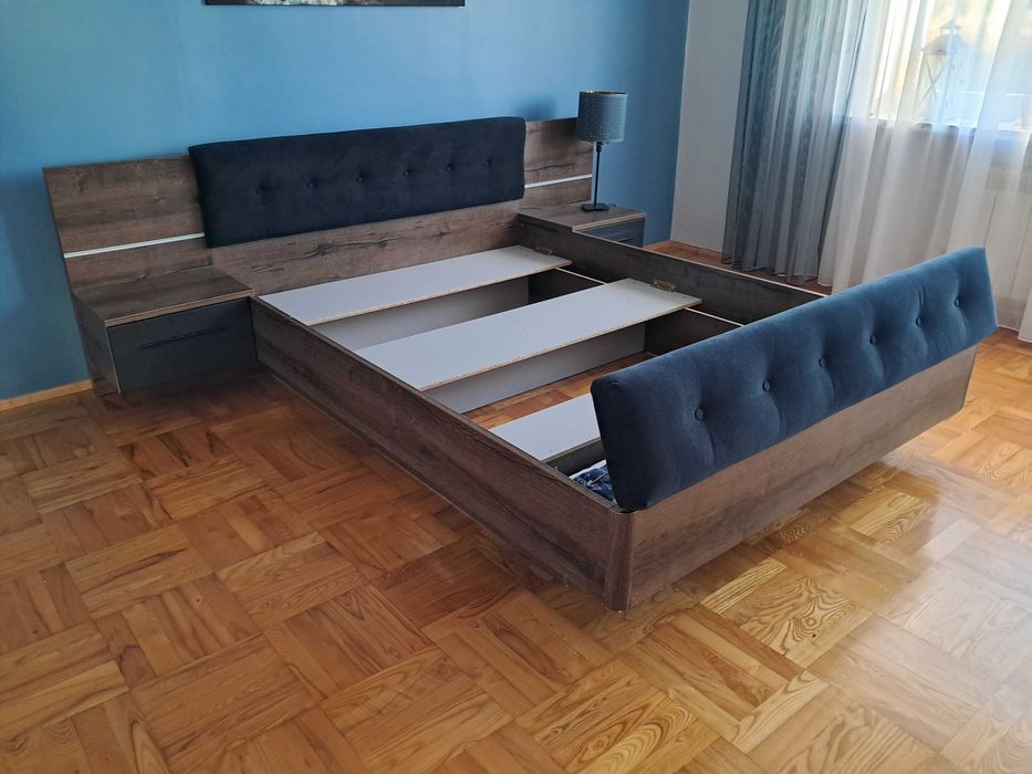 Łóżko, z szafkami i ławą  RECOVER