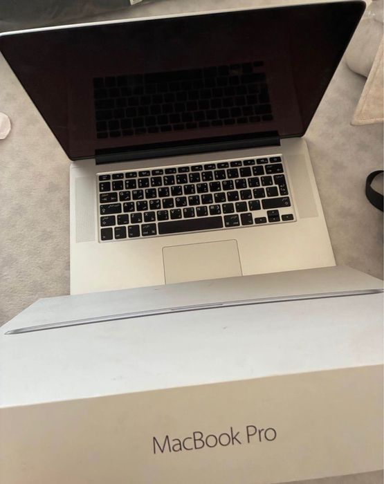 Mac book pro 15456526407119687680