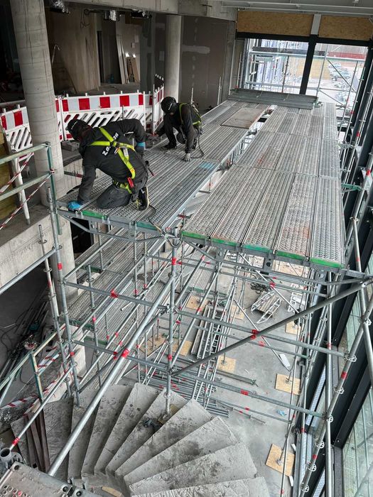 Wynajem rusztowań Przemysłowych Fasadowych Transport